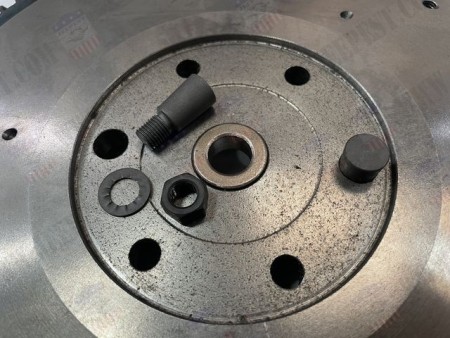 VIS VOLANT MOTEUR CENTRAGE CONIQUE (2)