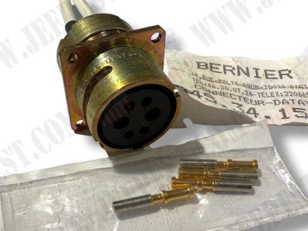 PRISE RACCORD DYNAMO 24 VOLTS M201